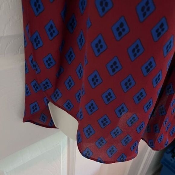 Vince Camuto Sheer Navy and Red Sleeveless top. Small - Picture 4 of 7